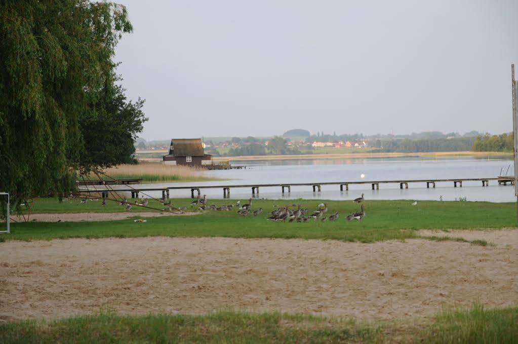Kurhaus Am Inselsee Гюстров Экстерьер фото